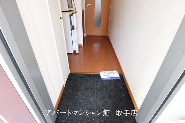 レオパレスNOMURAの玄関