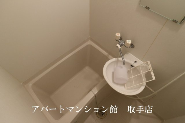 レオパレスヴァンベールの浴室|画像5