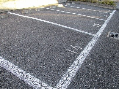 レオパレス小柴の駐車場|画像9