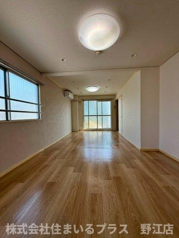 リリアン都島の居間・リビング
