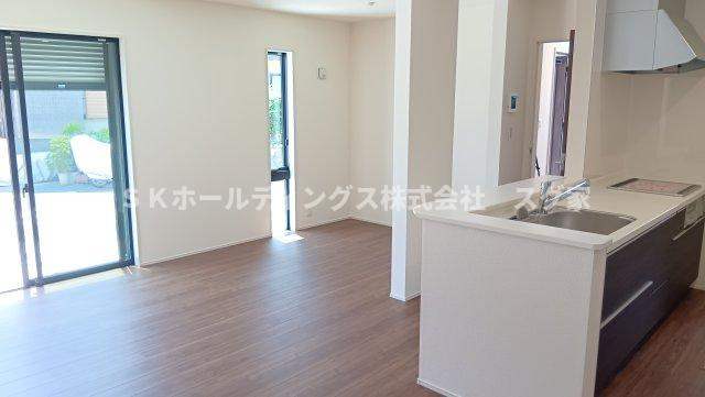亀岡市篠町広田２期新築戸建て住宅の居間・リビング