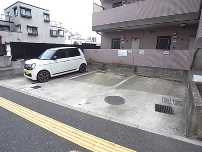【駐車場】 | ミルフィーユ | 車をお持ちの方に嬉しい駐車場付きの物件です