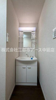 【洗面所】 | 貸家　品川区二葉 | 貸家　品川区二葉