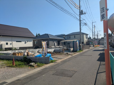 【外観】 | 安行原830番 | 前面道路も広々としているので、毎日の駐車もストレスがありません。完成が楽しみですね！