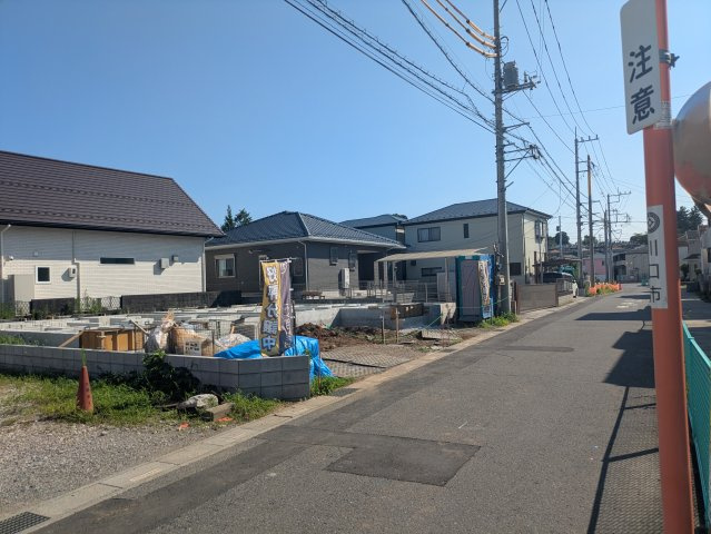 【外観】 | 安行原830番 | 前面道路も広々としているので、毎日の駐車もストレスがありません。完成が楽しみですね！