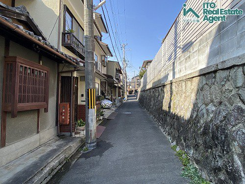紫野北舟岡町 中古戸建の前面道路含む現地写真