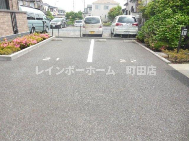 アタラクシアE※初期費用分割あと払いサービス利用可能物件の駐車場