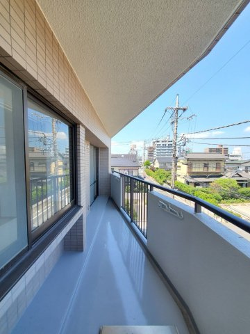 モアクレスト吉川のバルコニー|広々としたバルコニーです