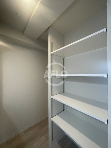 ワールドアイ大阪フェリーチェの収納|グランフェリーチェ・ナイン　キッチン棚