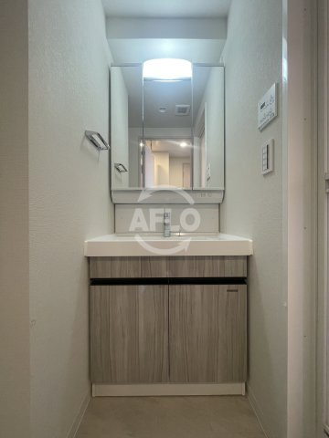 ワールドアイ大阪フェリーチェの独立洗面台|グランフェリーチェ・ナイン　独立洗面台
