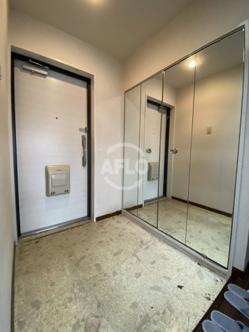 ヴェスタ堀江の玄関|ヴェスタ堀江　玄関