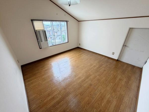忍ケ丘クレセントヴィラF棟の子供部屋|■物件内覧・資金計画相談・住宅ローン相談、リフォーム相談、お問合せ受付中■
※当日・翌日のご内覧、ご相談はお電話でのお問合せがスムーズです！