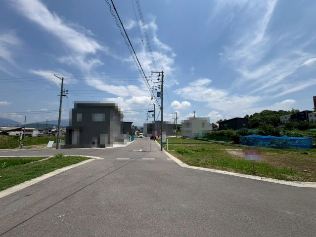 大阪狭山市茱萸木７丁目の売地の前面道路含む現地写真|【建築条件無】 建築条件が無いのでお好きなハウスメーカーで建築可能です♪