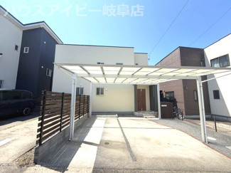 【外観】 | 岐阜市東川手築14年！再生住宅！お車並列2台可能！カーポート付き！日当たりの良いリビング！ | 岐阜市東川手築14年！再生住宅！お車並列2台可能！カーポート付き！日当たりの良いリビング！