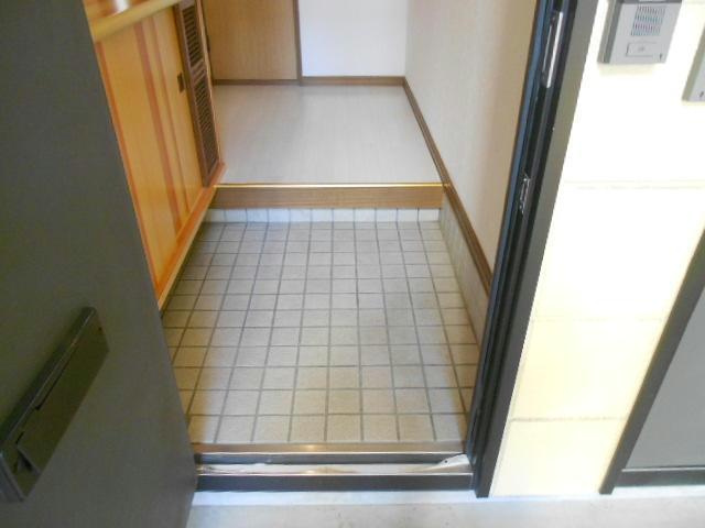 カレッジサイドの玄関