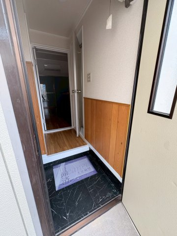 アドバンス上平地Iの玄関