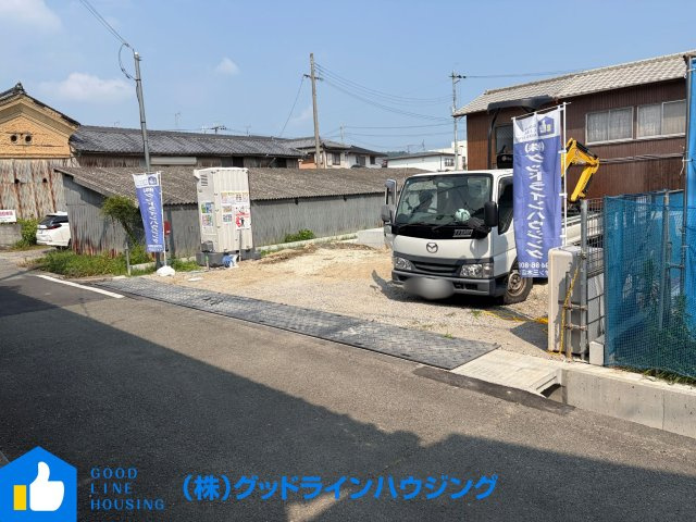 クレードルガーデン北条町栗田　第1　１号棟の前面道路含む現地写真