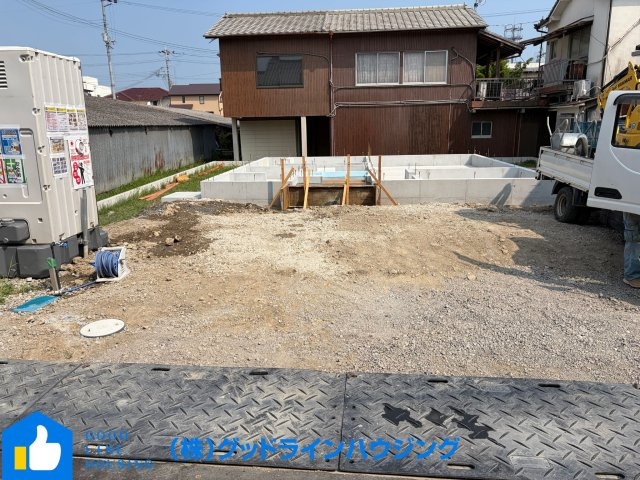 クレードルガーデン北条町栗田　第1　１号棟の前面道路含む現地写真