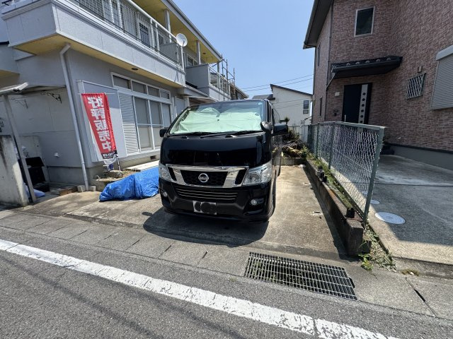 高崎市倉賀野町　中古住宅の駐車場|駐車場は縦列2台駐車が可能です！