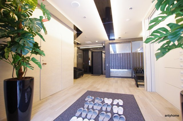 TAT LYON TIMBER TOWN 仲介手数料無料のロビー
