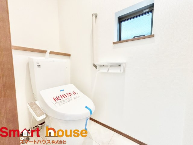 南区東大沼1丁目１棟のトイレ|節水型でエコなトイレには今では当たり前のウォシュレット付き。換気機能も着いているので常に快適ですね♪