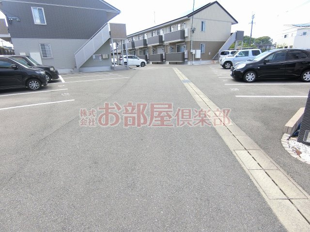 プランドール A棟の駐車場|※別号室のお写真です