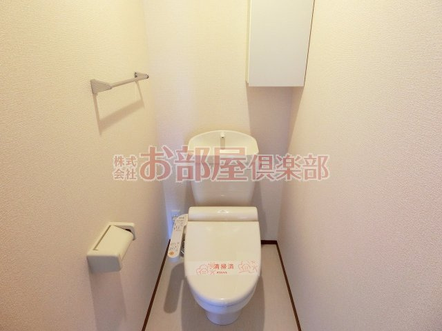 プランドール A棟のトイレ|※別号室のお写真です
