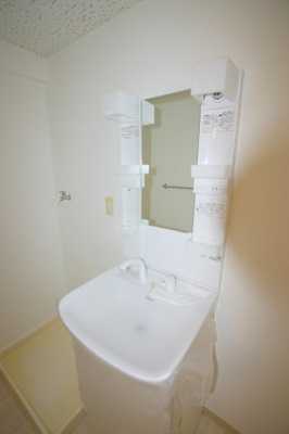 【独立洗面台】 | ユーコート豊中 | ※同タイプの写真となり、実際のお部屋とは異なる場合があります