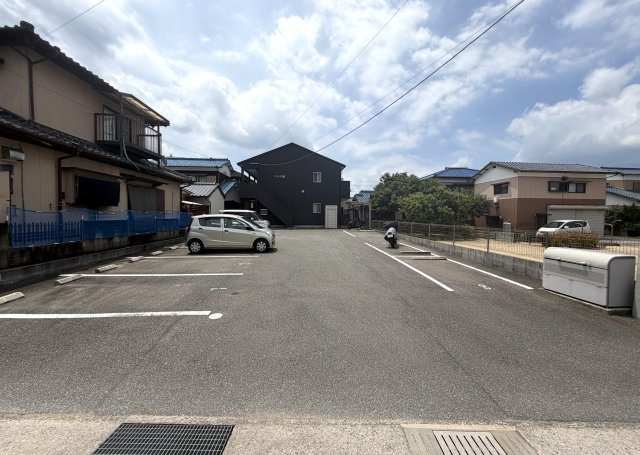 ハヤテ鏡の駐車場