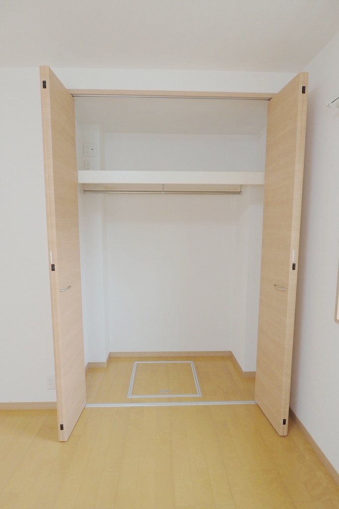 広島市安佐南区緑井１丁目の賃貸マンションの収納