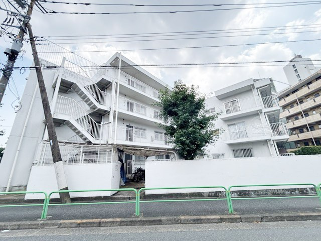 【現況写真】 | メゾンドール野方 | 外観と前面道路