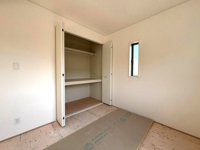 クワイエ　岐阜市西改田松の木第2　全1区画分譲の和室|一室あると便利な和室は、来客時はもちろん、お子様のお昼寝や遊び場、寝室としてもご利用いただけます。
日本の良き文化を引き継ぐ、色々な用途で使える、癒しの空間です。