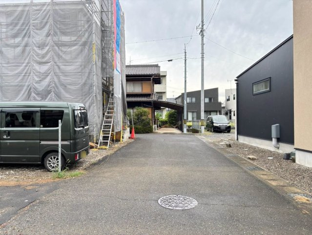 クワイエ　岐阜市西改田松の木第2　全1区画分譲の前面道路含む現地写真|「現地（2026年8月6日）撮影」　
■前面道路　
■ヤマダ不動産　株式会社リライフ