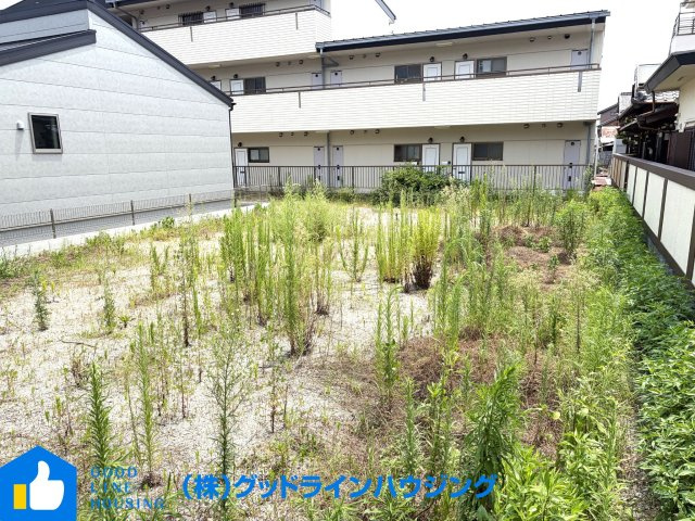 リーブルガーデン西脇市西脇17期　１号棟の前面道路含む現地写真