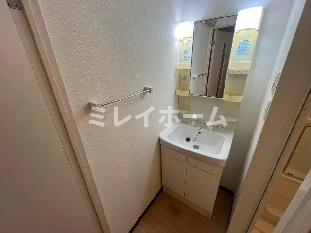 グランアリュール大鳥居の洗面所