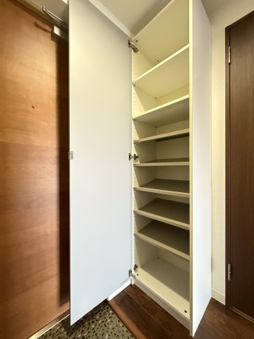 はなれの玄関