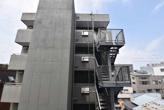 【展望】 | リビオレゾン墨田押上 | 眼前に広がる空の雄大さと、このお部屋の自慢の一つである「眺望」をご覧ください。毎日、この景色を独り占めできる新生活に夢が広がります。～即日のご見学可能～　お問合せはお気軽にどうぞ。