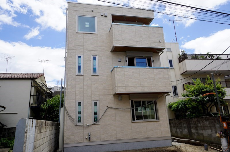 荒川区荒川６丁目のアパート