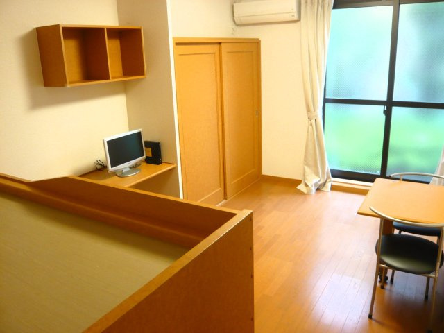 レオパレスヴァンベールの居間・リビング|家具・家電付きのお部屋☆