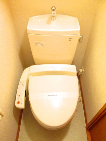 レオパレスヴァンベールのトイレ|ウォシュレット付きのトイレです。