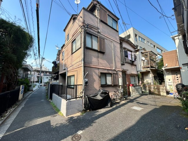 新宿区上落合２丁目の売地の前面道路含む現地写真