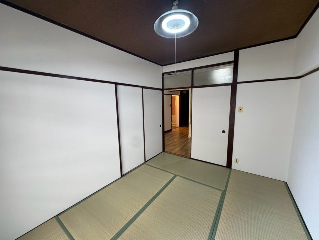 エステマール弥刀の和室