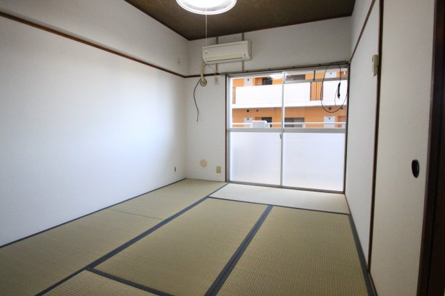 エステマール弥刀の和室