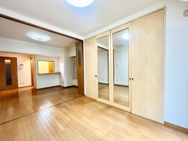 ラヴェンナ高円寺の居間・リビング|2026.07.31撮影

現地ご見学希望・資料請求などお気軽にお問い合わせ下さい！
03-5990-5201