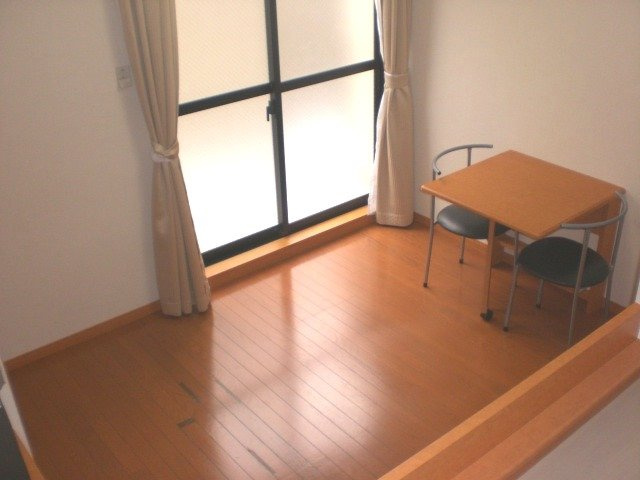 レオパレスジュネスの居間・リビング|使いやすい居間です