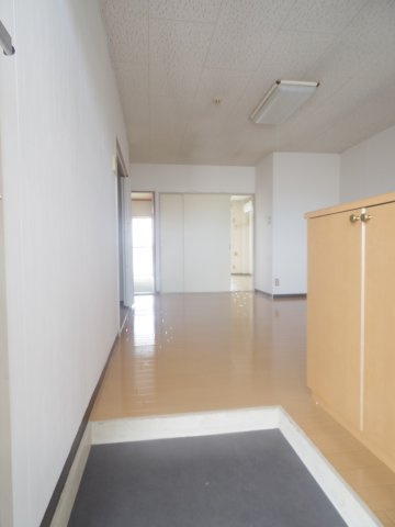 フラットヒルズの玄関