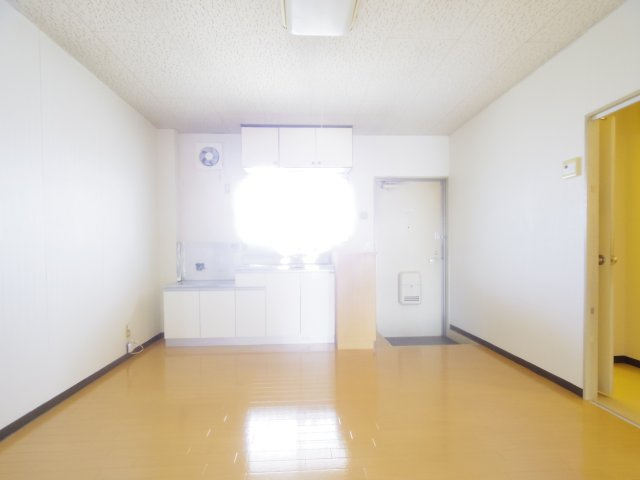 フラットヒルズの居間・リビング
