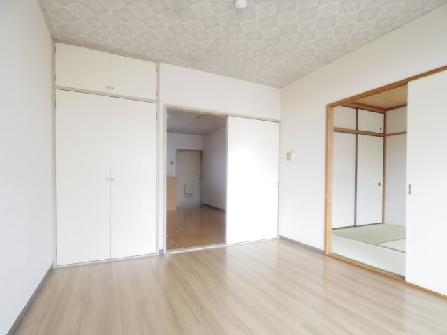 フラットヒルズの内装