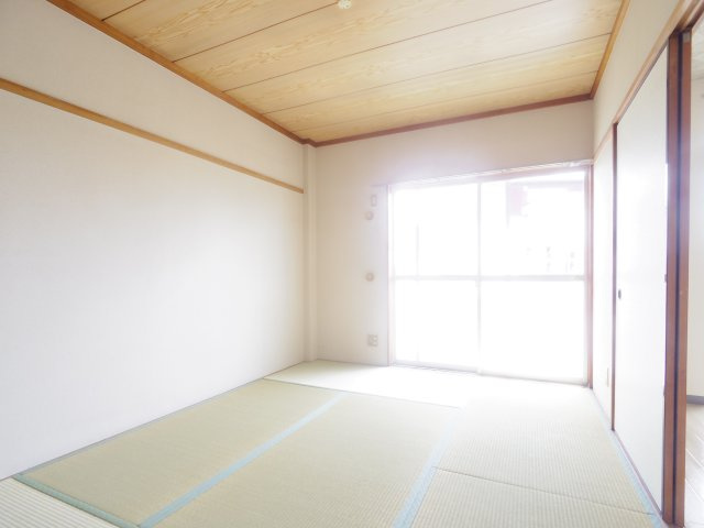 フラットヒルズの内装
