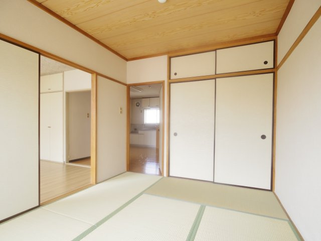 フラットヒルズの内装